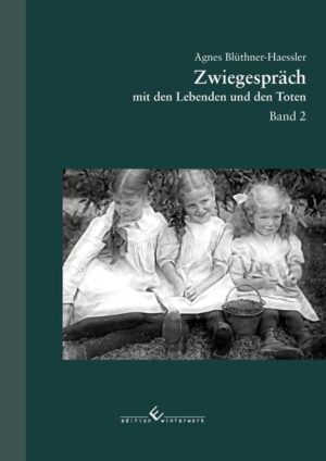 Mit den Lebenden und den Verstorbenen ihrer weitverzweigten Familie in ein Zwiegespräch zu treten, ist das Ziel dieser ungewöhnlichen Familiengeschichte und die Idee der Autorin Agnes Blüthner-Haessler. Sie formuliert „Meine Absicht ist es, Mythen und Geschichten, die eine Familie ausmachen, in eine spannende Form zu bringen“. Dabei geht die Autorin unkonventionell vor. Nach allen Seiten ausgewogene, historisch lückenlose Darstellungen sind ihre Sache nicht. Die Vielfalt, die Gegensätze und Widersprüche, Verirrungen und Abbrüche, aber auch Hochzeiten des Lebens und Emotionen der Mitglieder der Familie werden betrachtet. Wie bei der Arbeit eines Malers, der mit jedem Pinselstrich und der Farbwahl ein Bild schrittweise gestaltet, werden diese Elemente zu einer Gesamtkomposition zusammengetragen. Im Fokus stehen die Lebenden und die Verstorbenen mehrerer Generationen sowie sie selbst. Dabei werden keine Tabus umschifft und unbequeme Themen ausgelassen, denn die Autorin leuchtet auch in vermeintlich dunkle Ecken, manchmal übertreibt sie dabei, um beim Leser Widerspruch zu wecken. Sie will damit zum Reden anregen und zum Eintritt in Dialoge über die Persönlichkeiten der Handelnden, was sie angetrieben, glücklich gemacht, geängstigt oder gequält hat. Dabei entstehen, unterstützt durch Fotos, auch Zeitdokumente, die über das Familiengeschichtliche hinaus auch Einblicke in das Umfeld und die Zeit- und Lebensumstände, in denen die Generationen der Familie leben oder gelebt haben, gewähren. Auch für Nichtfamilienmitglieder entstehen so lebendige historische Bilder. Der Satz „Wie komme ich dazu, dass nachzudenken und zu glauben, was andere wollen, das ich denken und glauben soll“ brachte die in einer christlich-bürgerlichen Professorenfamilie 1948 geborene und in der DDR aufgewachsene Autorin schnell in Konflikt mit der herrschenden Staatsideologie. Nach Abitur und Studium der Zahnheilkunde in Dresden floh sie deshalb 1975 illegal in den Westen Deutschlands zusammen mit ihrem Ehemann, der aus der Klavierbauerfamilie Julius Blüthner in Leipzig stammt. Als Fachzahnärztin für Kieferorthopädie führte sie eine eigene Praxis im Rheinland. Der Fall der Mauer 1989 eröffnete ihr und ihrem Mann nach beendeter Berufstätigkeit den Weg zurück in ihre Lieblingsstadt Dresden. Hier verstarb Agnes Blüthner-Haessler im Jahr 2021 nach schwerer Krankheit, die sie seit Jahrzehnten begleitete. Auch ihr eigener Lebensweg, spannungsreich wie ein Krimi, ist Bestandteil dieser zweibändigen Fibel über eine deutsche Familie, betrachtet über zweihundert Jahre.