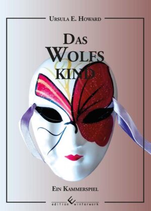 Ursula Howard präsentiert für die Bühne den Zeitgeist der Zeitenwende, die Klima Katastrophe und die Aussichtslosigkeit alter Generations Konflikte in den Dialogen von Timotheus, Protagonist, und Grace, Antagonistin. Damit ist die Autorin in der Tradition der Dramatik und Dramaturgie auf der kleinsten Bühne, manchmal vielleicht sogar so hoffen wir im Sinne von Ibsen und Strindberg. Timotheus ist ein Findelkind und wird von Grace, ebenso einst Waise, adoptiert. Beide zeigen ihre narzisstischen und autistischen Eigenwilligkeiten in Gesprächen, manchmal einfühlsam und verständnisvoll dann je nach Stimmungslage aggressiv und egomanisch. Beide sind „emotional cripples“, versagen in einer aufrichtigen Zuneigung zueinander und demonstrieren den Zeitgeist ihrer Generation. Grace, Mutterersatz und emanzipierte Karrierefrau, vertritt ihren Jahrgang, Timotheus, Sohnersatz und rebellischer Blender, seinen. Erst nach vielen Herausforderungen zeigen sie sich gelegentlich unmaskiert. Die Aspekte des egoistischen Verhaltens aufgrund der mangelnden Sozialisation und einer fehlenden Einführung ins Leben illustrieren hautnah von Anfang an ein Lebens Defizit, das die dringende Notwendigkeit der Rollenmodellen von Mutter und Vater beweist. Der vorgehaltene Spiegel ist teilweise OHNE JEDE MASKE. Die Versöhnung von Tim und Grace zum Schluss als ihre scheinbar erfolgreiche Erziehung des adoptierten Findelkindes ist unglaubwürdig und entlässt den Zuhörer mit mehr Fragen als Antworten: getreu der Tradition eines Kammerspiels.