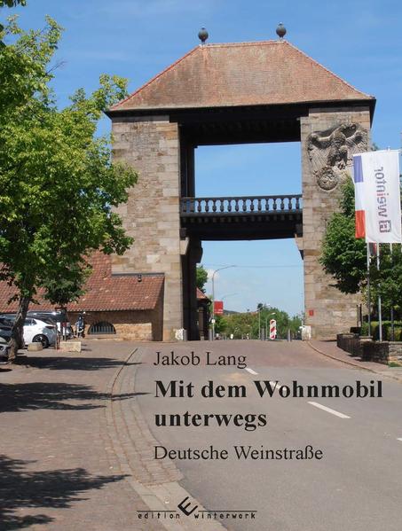 Im vorliegenden Band 1 der Reihe „Mit dem Wohnmobil unterwegs“ geht es dem Autor darum aufzuzeigen, was die Deutsche Weinstraße auf ihrem nur 85 Kilometer langen Verlauf vom „Deutschen Weintor“ im Süden bis Bockenheim mit dem „Haus der Deutschen Weinstraße“ im Norden alles neben der durchaus südländisch anmutenden und wunderschönen Natur sowie den idyllischen und wie an einer Perlenkette aneinander gereihten Weindörfern mit unzähligen, zur Weinverkostung einladenden, urigen „Straußwirtschaften“ noch alles zu bieten hat. Und das ist eine ganze Menge!