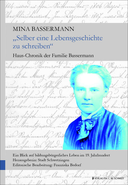 „Vor vielen, vielen Jahren verbrachten wir so machen Wintersonnentag in gemeinschaftlicher Lektüre (…) um das trauliche Kaminfeuer versammelt, uns begeisternd an den herrlichen Schöpfungen unserer Dichter. So lasen wir auch ,Wahrheit und Dichtung‘ und sagten uns oft, dass unserer Jugendzeit nur ein Goethe fehle, um sie ebenso reizend zu schildern, dass unser Leben bis jetzt eben so reich gewesen als das des beneideten Dichters. Ganz heimlich dacht ich gar oft, selber eine Lebensgeschichte zu schreiben, schämte mich aber immer wieder meiner Vermessenheit, wenn ich an Goethe denke.“ So erinnert sich Mina Bassermann im Frühjahr 1877 an ihr heimliches Ansinnen, „selber eine Lebensgeschichte zu schreiben“. In den Jahren 1877 und 1878 setzte sie diese Idee in die Tat um. Das Ergebnis ist die „Haus-Chronik“ der Familie Bassermann. Neben ihren eigenen tagebuchartigen Aufzeichnungen hat Mina Bassermann darin die Geschichte ihrer Familie über hundert Jahre nachgezeichnet. Beginnend in der zweiten Hälfte des 18. Jahrhunderts folgt sie ihren Vorfahren und trägt Fragmente und Anekdoten über deren Leben zusammen. Sie porträtiert Personen in ihren Beziehungen, Zeitumstände und Städte, insbesondere Mannheim und Schwetzingen, streift politische und gesellschaftliche Entwicklungen und Umbrüche und schildert nicht zuletzt auch ihr eigenes Leben. Die Haus-Chronik eröffnet den Blick in eine Welt, die der unseren zunächst sehr ähnlich zu sein scheint und doch ihre ganz eigenen Normen, Werte und Regeln hatte. Sie ist die ganz persönliche Erzählung einer jungen Frau und zugleich eine Innensicht auf das Bürgertum des 19. Jahrhunderts.