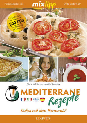 Kastilische Cremesuppe, Vitello Tonnato, Gyros Kefalonia oder Toskanischer Kaninchentopf - das sind nur einige der mediterranen Köstlichkeiten, die Maria del Carmen Martin-Gonzales, langjährige Mitarbeiterin der spanischen Thermomix-Zeitschrift „Cocina tu misma con Thermomix“, in diesem Buch zusammengestellt hat. Mit dieser speziell auf den Thermomix TM 5 und TM 31 zugeschnittenen Rezeptsammlung kannst du schonend und entspannt vielfältige Gerichte aus der mediterranen Küche zubereiten. Dabei findest du hier sowohl abwechslungsreiche Vorspeisen und Suppen als auch köstliche Hauptspeisen und raffinierte Desserts. Entdecke deine mediterrane Seite und genieße neue kulinarische Geschmacksmomente mit dem Thermomix und unseren MixTipps!