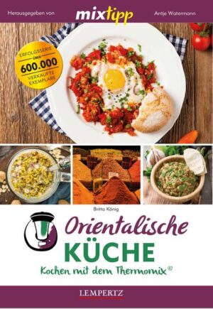 Lass dich verführen von den Gerüchen und herrlichen Aromen einer märchenhaften Welt! Langsam, aber sicher werden orientalische Gerichte, allen voran Hummus,Tabouleh oder Shakshuka, auch bei uns immer bekannter und beliebter. Die orientalische Küche ist geprägt von einer großen Vielfalt: Sie reicht von Ländern des Nahen Ostens bis zur arabischen Welt und schließt auch die türkische und nordafrikanische Küche mit ein. Unsere Autorin Britta König ist ein absoluter Fan der orientalischen Welt. Von ihren Reisen hat sie schon immer gerne Gewürze und köstliche Rezepte mitgebracht und damit in der eigenen Küche experimentiert. Ihr Wissen und die leckersten Gerichte gibt sie seit 2003 an Kursen der örtlichen Volkshochschulen weiter. In diesem Band hat sie nun endlich die Gelegenheit, ihre Kreationen zu Papier zu bringen und daher über 40 Rezepte zusammengestellt, die einen umfassenden Einblick in die orientalische Welt geben. Wem läuft da nicht das Wasser im Mund zusammen, wenn er von goldgelbem Couscous mit Ofengemüse oder gebackenem Fischfilet mit Pinienkernkruste liest? Auch die orientalischen Desserts sind ein Traum aus 1001 Nacht. Mandelpudding mit Rosenwasser ist nur ein Beispiel für den Abschluss eines wundervollen Menüs. Das alles ganz einfach im Thermomix® zubereitet!