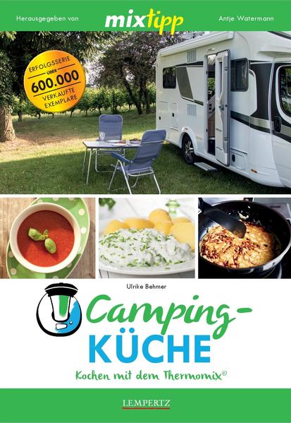 Im Campingurlaub auf den Thermomix® verzichten? Das muss nicht sein. Unsere Autorin Ulrike Behmer ist leidenschaftliche Camperin und hat ihren Thermomix® immer dabei. Im Campingurlaub zaubert sie im Mixtopf Beilagen oder Dips und Saucen zum Grillen und leckere All in One-Gerichte, wenn der Grill mal eine Pause macht. Mit ihren Rezepten, die sie in diesem Buch gemeinsam mit dem Team mixtipp präsentiert, musst du im Campingurlaub auf nichts mehr verzichten. Verwöhne deine Familie im Urlaub mit Muscheln im Biersud oder Lachs in Senfsauce. Zum Grillen passt ein leckerer Pusztasalat oder ein Cashew-Feta-Dip. Pack den Thermomix® für den nächsten Urlaub ein und lass ihn für dich leckere Rezepte kochen! Wir wünschen dir viel Spaß dabei!