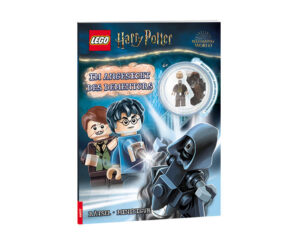 Duell mit einem Dementor mit LEGO® Miniset „Remus Lupin und Dementor™“ Auf LEGO® Harry Potter™- Fans wartet ein neues Rätselabenteuer mit dem Professor für Verteidigung gegen die dunklen Künste. Fans können Professor Remus Lupin und die bekannten Helden und Heldinnen der Zaubererwelt bei spannenden Rätseln in und um Hogwarts™ begleiten. Die Schule für Hexerei und Zauberei und seine Bewohner verbergen einige Geheimnisse, die es zusammen mit den Freunden zu entdecken gilt. Für die treuen LEGO Harry Potter- Fans gilt es allerhand knifflige Rätsel zu lösen. Mit dem LEGO Miniset „Remus Lupin und Dementor™“ können beliebte Szenen aus den Filmen nachgespielt werden. Das neue Rätselbuch eignet sich wunderbar für Kinder ab 6 Jahren. LEGO, the LEGO logo, the Brick and Knob configurations and the Minifigure are trademarks of the LEGO Group. ©2024 The LEGO Group. WIZARDING WORLD and all related trademarks, characters, names, and indicia are © & ™ Warner Bros. Entertainment Inc. WB SHIELD: © & ™ WBEI. Publishing Rights © JKR. (s23)