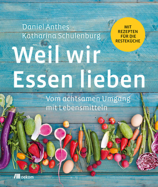 Teller statt Tonne! Unglaublich, aber wahr: 313 Kilogramm genießbare Lebensmittel werden pro Sekunde in Deutschland weggeworfen. Kaum ist das Mindesthaltbarkeitsdatum des Joghurts überschritten oder der Apfel nicht mehr ganz so frisch, landen sie im Müll. Höchste Zeit, dem Wegwerfwahnsinn ein Ende zu bereiten! Mit den Rezepten und Tipps in diesem Buch gelingt es ganz leicht, die alltägliche Lebensmittelverschwendung zu reduzieren. Und wenn du den Kampf gegen den achtlosen Umgang mit unserem Essen nicht alleine angehen möchtest, findest du bei zahlreichen Initiativen wie »Foodsharing« oder »Restlos glücklich« Mitstreiter und Inspiration. - Mit 45 Resterezepten - Vom Kühlschrankguide bis zum Haltbarkeitscheck - Inspirierende Initiativen und Projekte