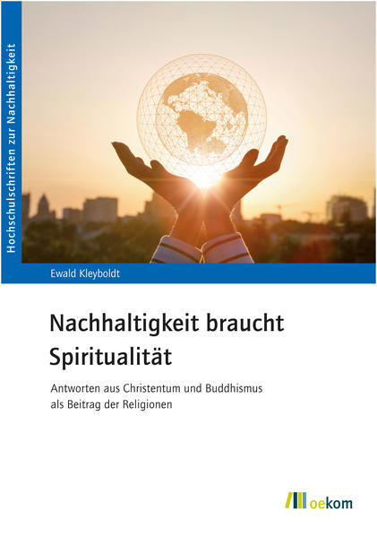 Das Wissen steht bereit, Umsetzungsmodelle ebenso, doch der große Wurf zur Nachhaltigkeit lässt auf sich warten. Anlass genug, bei der gängigen Übersetzung des Drei-Säulen-Schemas Ökologie-Ökonomie-Soziales anzusetzen und es auf Fehlstellen zu untersuchen. Spiritualität gehört zum Menschsein, der Umgang mit und die Lösung von ökologischen Problemen kann hier eine Erweiterung erfahren, die angesichts der aktuellen Entwicklung dringend geboten ist. Nachhaltige Entwicklung kann es nicht geben, wenn nur der Verstand der Menschen oder ihre Bereitschaft zu moralischem Handeln angesprochen werden, so die These dieses Buches: Die Menschen müssen auf einer tieferen Ebene des Menschseins erreicht werden-in ihrem Herzen. Konkret geht es dabei um die Verknüpfung von Leitwerten und dem menschlichen Streben mit einer ausgewogenen Wirtschafts- und Lebensweise, wie sie sowohl in Christentum wie auch im Buddhismus gefordert und angestrebt wird. Ob tibetisches Kloster oder Benediktinerabtei: Diese Publikation führt zusammen, was Parallelen besitzt, und eröffnet neue Horizonte für die religiöse Beschäftigung mit Nachhaltigkeit.