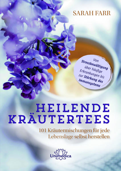 „Kräutertees sind wie eine tägliche Erinnerung an unseren Platz in der Natur.“ Sarah Jene Farr Kräutertees gehören zu den ersten Arzneien der Menschheit. Ihre Komposition und Zubereitung für unsere Gesundheit ist eine uralte Tradition, die jeder erlernen kann: Sei es zum Abnehmen oder Entgiften, zur Linderung von Allergien im Frühjahr oder zur Stärkung des Immunsystems im Herbst, für geistige Klarheit oder einfach nur gegen Halsschmerzen. Dieses Handbuch bietet eine Fülle an außergewöhnlichen Mischungen, die selbst erfahrene „Kräuterhexen“ verzaubern werden! Eine ebenso praktische wie inspirierende Anleitung über die Kunst der Teekomposition: • Über 100 Rezepturen für alle Lebenslagen: vom Frühlingserwachen-Tee bis zum Spätwinter-Holzfäller-Tee • Heil- und Arzneitees: von Antiverstopfungstee bis Virenschutztee • Wertvolle Tipps für die Grundausstattung • Anbauen von Heilkräutern in Garten oder Balkon • Nachhaltiges Wildpflücken, Trocknen und Aufbewahren „Ein großartiges Buch, das auf wunderschöne und poetische Weise alle Aspekte des Kräuterteemischens behandelt. Als Teemischerin war ich hocherfreut, die Tiefe und Qualität zu entdecken, die in Sarah Farrs Schreibstil steckt.“ Rosemary Gladstar, Bestsellerautorin von Heilkräuter in meinem Garten und Heilkräuter - Rezepte für die ganze Familie