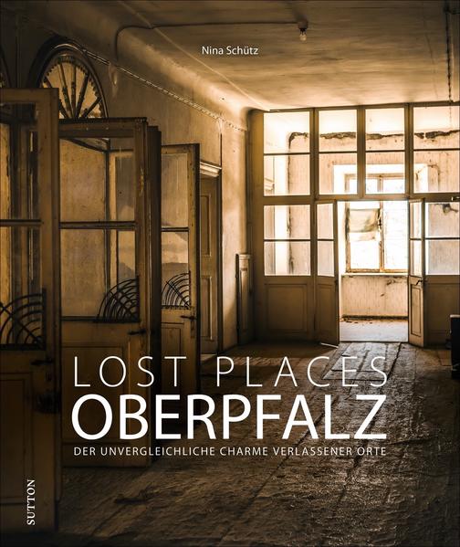 Nina Schütz präsentiert rund 150 brillante Aufnahmen, die eindrucksvoll den Verfall verlassener Gebäude zeigen. Ob ein Krankenhaus, eine Kirchenruine oder ein Luftschutzbunker, diese stillen Zeugen der Vergangenheit versprühen einen unvergleichlichen Charme. Mit viel Liebe zum Detail und einer außergewöhnlichen Bildsprache zeigt Schütz verborgene Welten, die einst die Schauplätze von Arbeit und Alltag, privatem und öffentlichem Leben waren.