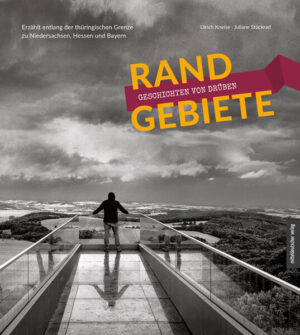 Mit der Schließung und der fortschreitenden Abriegelung der Grenze zwischen der DDR und der BRD entstand eine paradoxe Situation. Kulturlandschaften, die einst in der Mitte Deutschlands lagen, verwandelten sich zu Randgebieten. Mit 763 Kilometern fiel die Hälfte des gesamten Grenzverlaufes auf Thüringen und trennte es von den Nachbarregionen in Niedersachsen, Hessen und Bayern. Gut dreißig Jahre nach der Wiedervereinigung wagen der Fotograf Ulrich Kneise und die Ethnologin Juliane Stückrad eine fotografisch-ethnografische Dokumentation, die Fragen nach dem Verbindenden und dem Teilenden in den betroffenen Gebieten nachgeht. Beide sind unweit des Sperrgebietes an der Grenze zwischen BRD und DDR im thüringischen Eisenach aufgewachsen. Sie kommen Menschen in Wort und Bild nahe, die auf beiden Seiten der einstigen Staatengrenze beheimatet sind, und versuchen zu verstehen, wie sie mit den unterschiedlichen historischen Erfahrungen gegenwärtig umgehen und in die Zukunft blicken.