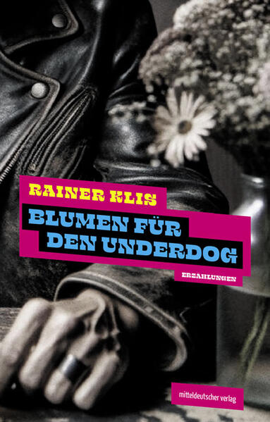 Mit der posthumen Veröffentlichung liegt nun das letzte abgeschlossene Buch von Rainer Klis vor. Und wieder sind es bodenlose Geschichten, die uns der Autor auftischt. Genüsslich nötigt er seine Leser und Leserinnen, sich mit ihm in den Untiefen des Daseins herumzutreiben. Ehe man sich’s versieht, zieht es einen hinein in die schrägen Lebens- und Gedankenwelten all der Gestalten, mit denen der sächsische Schriftsteller auf Du und Du steht. Aber der Blick auf die aufsässigen Hinterwäldler bleibt durchwachsen: Einerseits sind sie ihrer Heimat rettungslos verfallen, zugleich fühlen sie sich irgendwie beiseite­gestellt. Gestalten aus der Halbwelt, geschliffener Stil, pointierte Dialoge und völlig unsentimental - Kurzprosa wie ein Stammtischabend im Dorfgasthof.