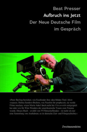 An einem Februartag im Jahr 1962 erklärten 26 Filmeschaffende während der Westdeutschen Kurzfilmtage ihre Absicht, „Papas Kino“ in den Ruhestand zu versetzen. Das „Oberhausener Manifest“ markiert das Aufbegehren einer Generation, die, ermutigt durch die französische Nouvelle Vague und das englische Free Cinema, den deutschen Spielfilm revolutionieren sollte. Im Bildband „Vor der Klappe ist Chaos“ hatte Beat Presser die maßgeblichen Protagonisten des Neuen Deutschen Films noch einmal versammelt, der Gesprächsband „Aufbruch ins Jetzt“ vertieft die Auseinandersetzung mit diesem Abschnitt deutscher Filmgeschichte. In 56 Interviews forscht Presser der Zeit des Aufbruchs nach und blickt mit Mario Adorf, Alexander Kluge, Wim Wenders, Volker Schlöndorff u.v.m. auf den gegenwärtigen Zustand des Films. Der Gesprächsband, zur gleichnamigen Ausstellung 2019 vorgelegt, erscheint bei uns in Neuauflage. Mit einem Vorwort von Hans Helmut Prinzler.