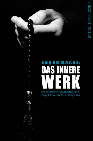 „Denn seht, das Reich Gottes ist inwendig in euch!“-So lautet Lk 17,21 in wortgetreuer Übersetzung. Und In unserer Lektüre des vorliegenden Bands wenden wir uns diesem, unserem inneren Reich Gottes zu. Das Vorgelegte befasst sich mit unterschiedlichen Wesenszügen des inneren Gebets, wie es die Überlieferung der Orthodoxen Kirche uns so vielfältig zeigt. Es sind Texte aus zwei Jahrtausenden zum verborgenen Gebet, das-wie zu wünschen ist-viele erlernen und verrichten mögen, wenn wir uns auf den Weg des Gebets mit dem Namen unseres Herrn Jesus Christus machen wollen. Das Büchlein bietet einen kleinen Einblick, wie die Gläubigen der Orthodoxen Kirche zu diesem Gebet angeleitet wurden und werden und wie sie es unter kundiger Führung durch den geistlichen Vater verrichten, vertiefen und vermehren können. Wir ersehen dies aus den zitierten Sprüchen und Anleitungen der heiligen Väter. Dabei liegt das Gewicht des Inhalts nicht auf theologisch, dogmatischer Abhandlung über die Theologie der Asketik, sondern des Vorgebrachte will uns-der praktischen Natur der Texte entsprechend-hinführen zum selbst verrichteten, geheimen Gebet als Lobpreis, zur Danksagung und als Bitte an den Dreifaltigen Gott: Vater, Sohn und Heiliger Geist. Was die dabei unverzichtbare geistliche Führung durch einen Menschen betrifft, so wird Gott den Betenden dafür sorgen: Denn der Herr Selbst wacht über jene, die voller Vertrauen sind (hl. Theophan der Klausner). Wie es Evagrius Ponticus (+399) sagt: Bist du ein Theologe, dann weisst du auch richtig zu beten. Wenn du wirklich zu besten verstehst, so bist du ein Theologe …