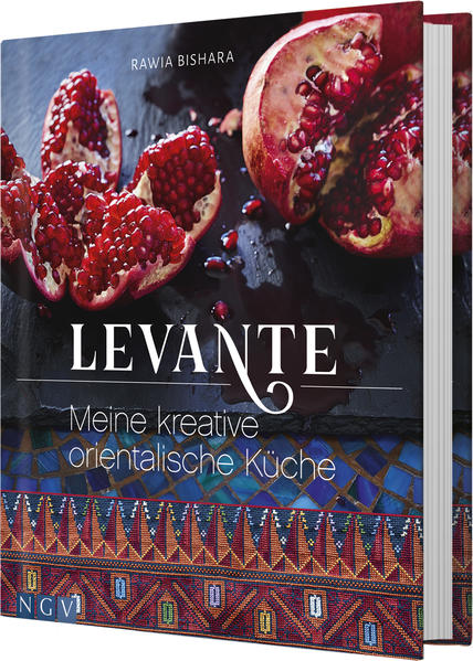 Die moderne Küche des Vorderen Orients • Von Palästina bis Syrien, von Israel bis zum Libanon: Über 100 Rezept-Klassiker, mediterran und asiatisch beeinflusst, kreativ interpretiert • Der ersehnte Nachfolge-Titel von Rawia Bisharas Erfolgstitel Hummus, Bulgur & Za'atar • Ursprung der orientalischen Küche und Essen der Zukunft: vegetarische, vegane und glutenfreie Gerichte, reich an gesundem Gemüse Essen verbindet Menschen und Kulturen. Diese Wahrheit kennt die leidenschaftliche Köchin und Restaurant-Inhaberin Rawia Bishara dank der Verbindung ihrer palästinensischen Heimat und ihrer zweiten Heimat in New York. Ihr Nachfolger zum Welterfolg Hummus, Bulgur & Za'atar trägt daher nicht nur den Sammelbegriff für die Staaten des Mittleren Ostens im Namen, sondern bringt uns auch die Essenz der beliebtesten orientalischen Köstlichkeiten auf den Tisch. Über 100 herrliche Rezeptklassiker wie Kibbeh, Taboulé, Linsen-Pilaw, Falafel und verschiedene Tajines hat sie für den modernen Geschmack adaptiert und mit den wunderbaren Gewürzen des Orients abgeschmeckt. Mit der vegetarischen, veganen und glutenfreien Rezeptvielfalt in diesem Buch greift Rawia Bishara bewusst den Wunsch vieler Menschen auf, nachhaltiger zu essen, und verbindet ihn mit der traditionell gemüsereichen Küche der Levante. Ein wunderschönes Buch, das zum Träumen und Genießen einlädt.