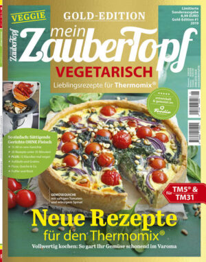 Entdeckt mit uns die unwiderstehlichen Geschmackserlebnisse der vegetarischen Küche und taucht ins Kochen mit Thermomix® ein. In unserer exklusiven GOLD-EDITION haben wir für euch die besten Veggie-Rezepte zusammengestellt, klären über Mythen auf und verraten euch die Top-Tipps zum Kochen mit Thermomix®. Lest in unseren umfangreichen Ratgebern, weshalb der Zaubertopf der ideale Helfer in der vegetarischen Küche ist und welche Einstellungen sich fürs Mixen, Backen, Kneten und Dampfgaren am besten eignen. PLUS: Auf unserem handlichen Beiläger findet ihr die beliebtesten Gemüsesorten und wie ihr diese im Handumdrehen im Thermomix®dampfgart.