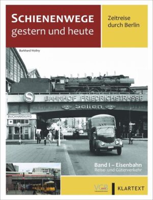 Berlin hat sich wie keine Stadt seit der Wiedervereinigung verändert, wie man bei den Bildvergleichen sehr schön feststellen kann. Schon nach dem Zweiten Weltkrieg hat die Stadt dramatische Veränderungen beim schienengebundenen Verkehr erlebt. Die geteilte Stadt entwickelte sich völlig unterschiedlich bis 1990, als sich das Bild erneut wandelte. Einst und jetzt: Namhafte Fotografen und Verkehrshistoriker haben eindrucksvolle Bildvergleiche für dieses Buch gesammelt oder erstellt und mit fundierten Texten versehen. Teil 1 des dreibändigen Werkes widmet sich dem Eisenbahn- Reiseund Güterverkehr.