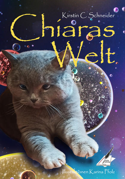 Chiara wäre eine ganz normale Katze. Wenn nicht ihr Kopf zu rund, die Beine zu kurz, sie insgesamt zu klein und mit einem Silberblick ausgestattet wäre, der seinesgleichen sucht. Gemobbt und eingeschüchtert von ihren beiden vierbeinigen Mitbewohnerinnen lebt sie ein einsames und zurückgezogenes Leben bei ihrem menschlichen Dosenöffner. Als sich die neue Freundin ihres Herrchens unsterblich in Chiara verliebt und sie in ihr Zuhause holt, beginnt eine erstaunliche Verwandlung. Das verschreckte, ängstliche kleine Katzenmädchen entwickelt sich zu einem vorwitzigen, mit allen Wassern gewaschenen Plüschkobold, der nicht nur sein Frauchen voll im Griff hat. Schielend, aber selbstbewusst und energisch stellt sie sich den Abenteuern, die in ihrem neuen Leben auf sie warten, oder besser gesagt: den Abenteuern, die es ohne Chiaras Eigeninitiative gar nicht gäbe. So werden völlig belanglose Vorkommnisse, wie etwa der Besuch eines Versicherungsvertreters, die Renovierung der Wohnung, das Ostereierfärben oder schlicht das Fernsehen, durch Chiaras geschicktes Eingreifen zu spektakulären Ereignissen. Aber auch das Leben ihres Frauchens verändert sich. Ursprünglich eher den Hunden zugeneigt, muss sich die frisch gebackene Katzenmama daran gewöhnen, dass nun ein ganz anderer Wind in ihren eigenen vier Wänden weht. Wie gut, dass es die sozialen Netzwerke gibt, die Chiaras Dosenöffnerin nach und nach bestätigen, dass man sich entweder über die Ungezogenheit der eigenen Katze ärgern kann, oder aber die charmanten Eigenheiten dieser zauberhaften Wesen so nimmt, wie sie es verdienen: mit Humor und sehr viel Liebe.