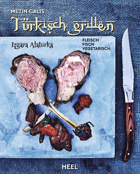 Absolut geniales orientalisches Grill- und Kochbuch! In diesem Sommer wird türkisch gegrillt! Metin Calis, Deutschlands einziger türkischstämmiger Grill- und BBQ-Profi, bringt die Aromenvielfalt der türkischen Küche auf den Grill. Seine Gerichte sind geprägt von den Gewürzen des Orients, seine kulinarische Handschrift spannt den Bogen zwischen den ausdrucksstarken Noten orientalischer Gewürze, türkischer Kochtradition und unserer Barbecue-Kultur. Türkisch Grillen ist ein ganz besonderes Grillbuch von einem besonders charismatischen und leidenschaftlichen Koch. Die außergewöhnlichen Rezept-Bilder und atmosphärischen Schwarz-Weiß- und Farb-Fotos von Menschen und Impressionen aus der Türkei machen dieses Buch zum perfekten Kochbuch für alle, die die Mittelmeerküche lieben. Freunde der orientalischen Gewürze und Aromen finden in diesem Buch unzählige Anregungen: Gekocht und gegrillt wird mit Berberitzen, Korinthen, Schwarzkümmel, Granatapfel, Minze, Koriander, Mandeln, getrockeneten Aprikosen, Kichererbsen undundund. Schon das Lesen des Rezeptverzeichnisses lässt einem das Wasser im Mund zusammenlaufen! (siehe unten) Viele Rezepte haben "deutsche" Grundzutaten (Bachforelle, Bodenseefelche, Huche, Bliesgauer Rehrücken ...), werden aber im türkisch Style gewürzt, gegrillt und zubereitet., Bei den Meze-Rezepten findet sich Auberginenjoghurt oder Pimientos de Padrón, bei den Brotrezepten Börek, Ekmek und Lahmacun, bei den Fleischgerichten Lammfrikadellen, aber eben auch orientalische Rezeptvarianten für Flanksteak, Skirtsteak, Ribeye oder Roastbeef, bei den Fischrezepten Tintenfischtuben, Pulpo oder Sardinen in Weinblättern, bei den vegetarischen Gerichten Menemen, Pilaf und gefüllte Artischocken, außerdem Dessert, Saucen, Dips und Marinaden Lassen Sie sich inspirieren und laden Sie ein zum orientalischen Grillabend! Auszug aus dem Rezeptverzeichnis Meze Auberginenkaviar mit Tahin, Granatapfel und Blattpetersilie Auberginenjoghurt mit Datteln, Walnüssen und Minze Auberginen mit Tomaten, Berberitzen und Estragon Brot Sesamkringel mit Traubensirup Hanftaler nach Art meiner Mutter Fladenbrot mit Sauerteig Ekmek Baguette-Art Lahmacun mit Granatapfelsirup Fougasse Riviera Salate Mungbohnen-Salat mit Granatapfelsirup, Pinienkernen, Knoblauch und Minze Zucchini-Salat mit roten Zwiebeln, Korinthen, Orangen, Haselnüssen, Minze und Joghurt Bulgur-Salat mit Kichererbsen, Korinthen und Paprika Fleisch und Geflügel Lammspieß mit Pfirsich, Minze und Pinienkernen Lammfrikadellen mit geschmortem Kürbis und Sesam Lammkrone mit Paprika, Datteln und Quittenessig Skirtsteak vom Kurpfälzer Rind mit Süßkartoffeln, Sesam-Johannisbrot-Sauce Fisch Gelbflossen-Thunfisch mit Thunfisch-Sashimi, Tomaten, Kapern und Granatapfel Ikarimi-Lachs mit Grillkartoffeln, Mungbohnen, Granatapfel und Kapern Ikarimi-Lachs mit Sojasauce, Sesammayonnaise, geröstetem Knoblauch und gegrilltem Römersalat Makrele mit Tomaten, Datteln, Kartoffeln und Zaman Vegetarisch und vegan Gefüllte Weinblätter mit Reis, Korinthen und Pistazien (vegan) Süßes und Desserts Grießschnitte mit Himbeeren und gerösteten Mandeln Feigen mit Rosenblütenwasser, Granatapfelsirup, Rosmarin und Vanilleschmand Pfirsich mit Pistazien, Maulbeeren, Estragon und Kokosmilch Gegrillte Orangen mit Joghurtschmand, Saucen, Dips und Marinaden Gehacktes von Paprika, Tomaten und roten Zwiebeln mit Granatapfelsirup und Pistazien Hummus von weißen Bohnen mit geräucherten Auberginen Zaman Hummus aus geräucherten Kichererbsen mit getrockneten Tomaten Gemüsepürees: Auberginenpüree - Zwiebelpüree - Knoblauchpüree - Paprikapüree Aufgeschlagene Butter mit verschiedenen Gewürzen Joghurt-Schmand mit Gewürzen Sojajoy Tahin und Traubensirup Kokosmilch und Granatapfelsirup Minzjoghurt Zwiebeln mit Kräutern und verschiedenen Gewürzen Ajvar mit Honig, Minze und gerösteten Haselnüssen BBQ-Sauce Quittenessig und Johannisbrotsirup Sesammayonnaise