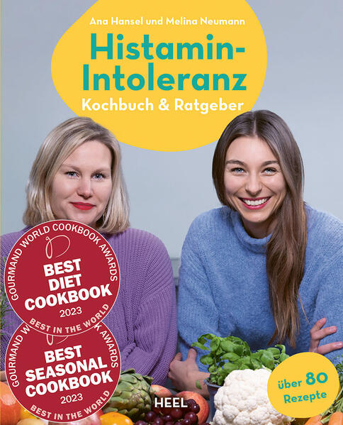 Das umfangreichste Histaminintoleranz Kochbuch: 224 Seiten, robustes Hardcover, hochwertiges Papier - 1,1 kg schwer! Dazu die wunderbaren Rezeptfotos, die Lust auf das Kochen wecken. Diagnose „Histaminintoleranz“ - und nun? Doch halt! Schon der Weg zu einer Diagnose kann beschwerlich sein und Betroffene haben oft einen langen Leidensweg hinter sich. Ist die Diagnose dann endlich gesichert, stellen sich zahleiche weitere Fragen: Was genau passiert eigentlich im Körper, welche Auswirkungen hat die Intoleranz auf mein Leben und wie gehe ich nun damit um? Die beiden Gründerinnen Ana Hansel und Melina Neumann von HistaFit - bekannt aus „Die Höhle der Löwen“- beantworten diese und zahlreiche weitere Fragen, geben tolle Hilfestellungen und Checklisten für den Alltag - und die saisonal gegliederten Rezepte sind nicht nur histaminarm, sondern einfach superlecker! Dieses Kochbuch zeigt, das histaminarme Ernährung nicht Verzicht bedeuten muss, sondern ganz im Gegenteil - neuen Genuss am Essen. Außerdem berücksichtigen viele Rezepte weitere Unverträglichkeiten wie Gluten- oder Lactoseunverträglichkeit. Histaminarme Ernährung kann zudem mögliche Entzündungs-Trigger minimieren und wird daher immer häufiger bei vielen Krankheiten, wie Migräne, Arthrose, Rheuma, Firbromyalgie, Akne usw. empfohlen. Die Gerichte sind einfach, aber wunderbar kreativ, man bekommt Lust, alles sofort auszuprobieren: Ob Ingwer-Karotten-Suppe oder Kürbis-Hirse-Bratlinge, ob gebackenes Quittenhähnchen oder Sellerieschnitzel mit Kartoffelklößen und Rotkohl - Sagen Sie Ihrer Histaminintoleranz den Kampf an! Der umfangreiche Einführungs- und Ratgeber-Teil enthält so viel Zusatzwissen: Diagnose HIT - Trigger entfernen, Ursachen finden und aktiv angehen. Ratgeber Einkauf - Übersichten und histaminarme Must-haves. SOS Checkliste - schnelle Hilfe bei Symptomen! Das ultimative (Geschenk-)Buch für Alle mit Histaminintoleranz - verschenken Sie neue Lebensqualität und ein gesundes und genussvolles Leben mit Freude am Kochen und Essen! Ana Hansel und Melina Neumann sind GründerInnen des Jahres 2022 in der Kategorie „Female Empowerment“. Das Buch ist von der internationalen Jury der Gourmand Awards gleich in zwei Kategorien als bestes Buch ausgezeichnet worden! 2. Platz in der Kategorie Seasonal Books/ 4. Platz in der Kategorie Diet Books.