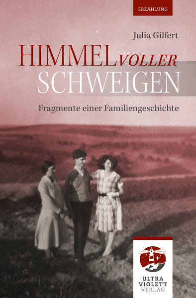 „Ich stelle mir vor, wie es wäre, wenn ich klingelte und er würde aufmachen. Mein eigener Großvater würde aufmachen, mitten in Berlin, 75 Jahre bevor ich hier stehe und klingle. Ich stelle mir vor, ich könnte ihm erzählen, was passieren wird. Und ihn dann davor bewahren.“ Deutschland 1933. Der junge Dirigent Walter hat in Rostock gerade sein erstes Engagement bekommen. Seine große Liebe, die Sopranistin Luise, will er so bald es geht zu sich holen. Hedwig, Walters Schwester, arbeitet unterdessen als Lehrerin in der Pfalz und denkt gar nicht daran, sich ernsthaft zu binden. Stattdessen pflegt sie die unterschiedlichsten Freundschaften - so auch zu dem Soldaten Armin, der ihrer Familie bald ein Dorn im Auge ist. Vier Leben, die sich kreuzen - und die sich auf folgenschwere Weise ineinander verflechten. Etwa achtzig Jahre später beginnt eine junge Frau plötzlich, von ihrem Großvater zu träumen - einem Mann, den sie nie kennengelernt hat und der in den Erzählungen ihrer Familie nicht vorkommt. Sie beginnt, Fragen zu stellen. Wie konnte ein Mensch derart sorgfältig aus dem Familiengedächtnis getilgt werden? Und vor allem: Warum? Von einer immer stärker werdenden inneren Verbundenheit zu ihrem Großvater geleitet, begibt sie sich auf Spurensuche. Ungewöhnlich, poetisch und berührend erzählt Julia Gilfert die Geschichte ihres Großvaters Walter. Eine Geschichte, die auch ihre eigene ist.