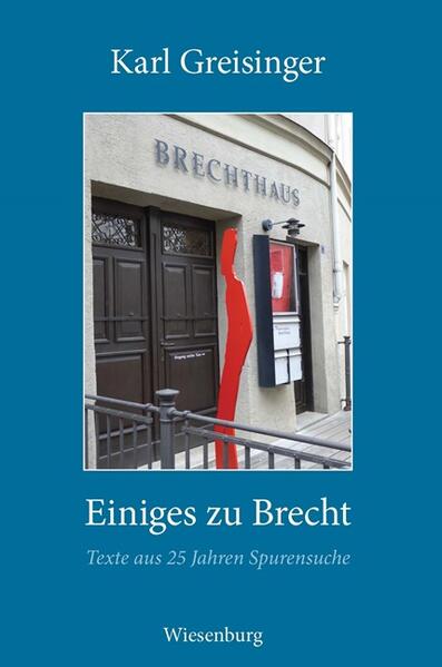 Nachwort Es ist sehr zu begrüßen, dass Karl Greisinger sich entschieden hat, seine Brecht-Texte aus gut 25 Jahren gesammelt zu veröffentlichen. Zu begrüßen aus mindestens drei Gründen: • Lehrer, die die Energie auf- und das Niveau mitbringen, „nebenher“ noch publikationsreif zu recherchieren, sind leider selten, • die Zahl Augsburger Brecht-Experten war immer beklagenswert niedrig, trotz der vielen offenen Fragen, die uns die Zeitzeug:innen hinterlassen haben, und • die Zusammenstellung seiner Texte lässt eine besondere thematische Schwerpunktbildung erkennen: die Region um Augsburg herum (aber Augsburg schon auch). Karl Greisinger, Jahrgang 1940, wurde nicht wie Brecht mit Lechwasser getauft. Aber immerhin mit Donauwasser: geboren in Höchstädt an der Donau, also bayerischer Schwabe. Er ist kein klassischer Literaturwissenschaftler, war Realschullehrer für Deutsch und Englisch. Er hat regelmäßig in der Augsburger Literaturzeitschrift „Gegenwind“ publiziert, die in 30 Ausgaben bis 2014 erschien. Lyrik und Prosa sind ihm mindestens so wichtig wie die Beschäftigung mit Brecht, davon zeugen mehrere eigenständige Buchveröffentlichungen. Entdeckungen im Bereich Brecht und Augsburg können durch Bekanntschaften entstehen - Karl Greisinger kennt viele kulturinteressierte Leute. Oder durch Lesefunde - seine Bücherregale sind prall gefüllt. Ein früher Lesefund liegt ihm besonders am Herzen (und wie so viele Ältere ärgert er sich heute, nicht rechtzeitig bei einschlägigen Personen, die er kannte, nachgefragt zu haben, solange sie noch lebten). Es geht um den Journalisten und produktiven Schriftsteller Alfred Mühr, der stark NS-belastet war und nach dem Krieg zurückgezogen in Zusmarshausen lebte. Er hatte 1977 die Anekdote publiziert, Brecht habe nach dem Zweiten Weltkrieg zusammen mit ihm ein westdeutsches Tourneetheater gründen wollen, und darüber hätten sie beide in München und dann nochmal im Augsburger „Perlachstüberl“ gesprochen. Karl Greisinger stieß bei der Lektüre des Mühr- Buchs „Deutschland. Deine Söhne“ darauf und schrieb darüber 1998 für die „Augsburger Allgemeine“. Die brachte den Artikel zwar, setzte aber darüber die Überschrift „September 1950: War er dort oder nicht?“. Greisinger hatte natürlich nachgeschaut, ob das Thema Mühr in der 1997 veröffentlichten „Brecht Chronik“ von Werner Hecht vorgekommen war. Das war nicht der Fall, also ließ Greisinger Hecht die Information zukommen. Seitdem hat er die Genugtuung, dass in den Folgejahren immer mehr Brecht-Biografen das Thema aufnahmen und - obwohl sich keine Bestätigung im Brecht-Nachlass oder von anderen Zeitzeugen fand - mit den Jahren als immer glaubwürdiger beurteilten, angefangen von Jürgen Hillesheim in seinem „Augsburger Brecht-Lexikon“ (2000, „mit einer gewissen Vorsicht zu betrachten“), bis zu Hechts „Kleiner Brecht-Chronik“ (2012), in der Brechts Angebot an Mühr als Faktum notiert wird (S. 178). Erdmut Wizisla dokumentierte das Mühr-Kapitel in seinen „Begegnungen mit Brecht“ (2009), mit der Vorbemerkung: „Mührs Bericht ist mit äußerster Vorsicht zu behandeln.“ (S. 294) Eine wichtige weitere Entdeckung gelang Greisinger mit der Zuordnung einer Brecht-Grafik von Caspar Neher zum Gedicht „Herr der Fische“ samt ausführlicher Interpretation (veröffentlicht im „Dreigroschenheft“ 4/2011). Ohne Greisingers Ammersee-Leidenschaft wäre ihm das sicherlich nicht gelungen. Und in diesem Fall stieß seine Veröffentlichung sofort auf begeisterte Zustimmung bei Brechtexperten. Wertvoll auch die Veröffentlichung zweier unbekannter Brechtfotos (davon eines aus dem berühmten Atelier Reßler) und die Entschlüsselung des darauf vermerkten Namenskürzels „S. B.“, verbunden mit der Identifizierung einer weiblichen Bekanntschaft Brechts aus Lechhausen 1917 (Dreigroschenheft 2/2014). Hut ab! Michael Friedrichs, im Mai 2023