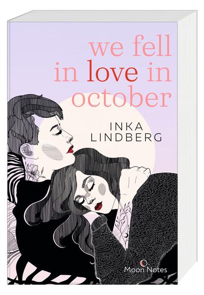 In Inka Lindbergs "we fell in love in october" begibt sich die junge Lisa auf eine Reise der Selbstfindung und des Erwachsenwerdens. Unzufrieden mit ihrem vorhersehbaren Leben in einem bayrischen Dorf und einer Ausbildung, die ihr keine Freude bereitet, bricht sie aus ihrem bisherigen Dasein aus und reist spontan nach Köln. Dort angekommen, taucht sie ein in eine Welt, die ihr bislang nur aus Filmen bekannt war. Sie begegnet Karla, einer charismatischen Tätowiererin, die ihr die Augen für ein Leben voller Möglichkeiten öffnet. Zwischen Partys, Couchsurfing und neuen Freundschaften beginnt Lisa, ihre eigene Sexualität und ihre Träume zu erkunden, was sie zunehmend vor die Frage stellt, welchen Weg sie im Leben einschlagen möchte. Die Geschichte zeichnet sich durch eine tiefe Auseinandersetzung mit Themen wie Selbstfindung, der Erkundung der eigenen Sexualität und dem Aufbrechen von traditionellen Lebensentwürfen aus. Lisa steht symbolisch für junge Menschen an der Schwelle zum Erwachsensein, die sich mit den Erwartungen ihrer Umwelt konfrontiert sehen und den Mut finden müssen, eigene Wege zu gehen. Ihre Begegnung mit Karla und der Einfluss der neuen Freunde in Köln ermöglichen es ihr, ein authentischeres Selbst zu entdecken und sich von den Fesseln ihrer Vergangenheit zu befreien. Der Roman ist somit nicht nur eine Geschichte über das Erwachsenwerden, sondern auch ein Plädoyer für die Akzeptanz und das Ausleben der eigenen Identität, jenseits von gesellschaftlichen Normvorstellungen. Authentische Reise der Selbstfindung: Begleite Lisa auf ihrem inspirierenden Weg zur Selbstakzeptanz und dem Entdecken ihrer eigenen Sexualität in der pulsierenden Stadt Köln. Der New-Adult-Roman behandelt wichtige und aktuelle Themen wie queere Liebe, Selbstfindung und das Aufbrechen traditioneller Lebenswege, verpackt in eine berührende Geschichte. Erlebe, wie Lisa durch die Begegnung mit der charismatischen Tätowiererin Karla und einer lebhaften neuen Freundesgruppe wächst und sich entwickelt. Eingängiger Coming-of-Age-Roman, der nicht nur Jugendliche und junge Erwachsene anspricht, sondern alle, die sich mit den Herausforderungen des Erwachsenwerdens und der Suche nach dem eigenen Ich identifizieren können. Inspirierend und aufklärend: Neben einer packenden Handlung bietet das Buch Einblicke in die LGBTQIA+ Community und regt zu einem offenen Dialog über Sexualität und Geschlechtsidentität an. Entdecke Köln aus einer neuen Perspektive, geprägt durch kulturelle Vielfalt, Offenheit und eine lebendige queere Szene. Von Kritikern gelobt: "we fell in love in october" wird für seine intensive, aufklärende und gleichzeitig relatable Erzählweise geschätzt, die die Leser und Leserinnen auf jeder Seite fesselt. Große Fanbase und Community-Beteiligung: Unterstützt durch eine starke Online-Community und die Beliebtheit der Autorin Inka Lindberg, die für ihre authentischen und berührenden Geschichten bekannt ist. Behandelt die Suche nach dem wahren Glück im Leben und das mutige Streben nach einem authentischen Selbst, ein Thema, das in der heutigen Gesellschaft von großer Bedeutung ist. Einzigartige Charaktere und Beziehungen: Von Lisas innerer Zerrissenheit bis zu Karlas starker Persönlichkeit - die Charaktere sind vielschichtig und ihre Beziehungen entwickeln sich auf eine Weise, die Leser und Leserinnen tief berührt.