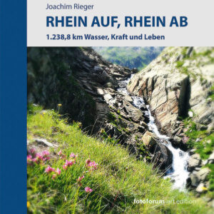 „Der Rhein ist der Fluss, von dem alle Welt redet und den niemand studiert, den alle Welt besucht und niemand kennt“, schrieb Victor Hugo schon 1845. Der Fotograf Joachim Rieger hat sich aufgemacht, den wasserreichsten Nordseezufluss in teilweise subtilen Bildern neu zu entdecken. Rhein auf, Rhein ab ist er gereist, um den Rhein in seiner Vielfalt zu zeigen – von der Quelle bis zur Mündung. Entstanden ist eine unpathetische Liebeserklärung an den vielleicht faszinierendsten Fluss Europas.