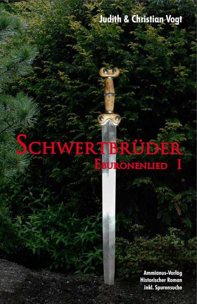 'Wir sind zwei Sänger, die zusammen ein Lied singen. Er singt es tief und ich singe es hoch, und zunächst begreift niemand, dass es dasselbe Lied ist.' 'Was für ein Lied ist das?' 'Es ist ein Lied von Verrat.' Das belgische Gallien, 54 v.Chr. Nachdem Caesar Gallien mit Krieg überzogen hat, glaubt er die Könige und Stammesführer auf seiner Seite. Doch im Winter brechen die Könige ihr Wort. Fürsten verschwören sich gegen die Legionen, und Krieger ziehen gegen die Winterlager. Ambiorix, König der Eburonen, und Indutiomaro von den Treverern sehen eine letzte Chance, Roms Herrschaft über Gallien zu brechen, und wagen den Aufstand. Arist, Ambiorix' Sohn, und sein Ziehbruder Acco sind dem Knabenalter gerade entwachsen und leben als Geiseln beim benachbarten Stamm der Aduatucer. Als sie von den Legaten der vierzehnten Legion in der Hoffnung auf Frieden ausgelöst werden, müssen sie ihre Rollen im Plan eines Verräters einnehmen. „Schwertbrüder“ ist der erste Teil ihrer Geschichte. Enden wird sie in "Verbranntes Land", dem zweiten Teil des Eburonenliedes.