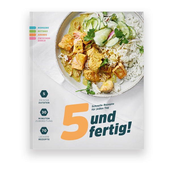 Wer sagt, dass gutes Essen kompliziert sein muss? Das EDEKA Kochbuch „5 und fertig!“ zeigt mit 70 leckeren und schnellen Rezepten, dass weniger oft mehr ist. Dabei ist der Titel Programm: Mit nur fünf frischen Zutaten sind die Gerichte in maximal 30 Minuten zubereitet. Ob Himbeer-Porridge oder Spinat-Frittata, Parmesanschnitzel oder Pizza-Bites: Insbesondere Familien und Vielbeschäftigte erhalten auf 128 Seiten köstliche Inspiration für jeden Tag.