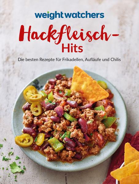 Weight Watchers Hackfleisch-Rezepte: Abwechslung für ihren Ernährungsplan Frisch, fettarm und kalorienbewusst: Unsere Hackfleisch-Hits sorgen für Abwechslung auf Ihrem Speiseplan! Wir von Weight Watchers haben für Sie die besten Hackfleisch-Rezepte zusammengestellt und dabei an jeden Geschmack und Anlass gedacht: Fast Food und Rezepte für den Grill, schnelle Küche und feine Menüs, Klassiker und Exotisches. Bei diesen Gerichten aus Hackfleisch müssen Sie auf nichts verzichten und können immer genussvoll schlemmen. Das Weight Watchers Smartpoint Programm macht das möglich. Frikadellen, Köfte, Köttbullar - oder lieber ganz was anderes? Gehacktes, Faschiertes, Laiberl und Buletten - nicht nur sprachlich ist Hackfleisch ein Allround-Talent. Mediterrane Hackfleischpizza mit Tomatensalat, gegrillte Köfte mit Joghurtdip, Käse-Lauch-Suppe, Burger, asiatischer Geflügel-Wok: Überall auf der Welt wird mit Hackfleisch gekocht. Daher gibt es für jede Jahreszeit das passende Rezept mit Hackfleisch: sommerliche Ideen für den Grill, leichte und schnelle Gerichte, wärmende Suppen und Ofengerichte. Zudem ist Hackfleisch fettarm, gut für eine Low Carb Ernährung geeignet und passt damit perfekt in den Weight Watchers Ernährungsplan. Hackfleisch-Hits: Die besten Rezepte für Frikadellen, Aufläufe und Chilis Das enthält das Weight Watchers Kochbuch Hackfleisch-Hits: 49 Rezepte für eine kalorienbewusste Ernährung auf 112 Seiten enthält sowohl deutsche Hausmannskost als auch internationale Gerichte Gerichte aus Rinder-, Schweine-, Lamm- und Geflügelhackfleisch abgestimmt auf das Weight Watchers SmartPoint Programm Warenkunde und Küchentipps Weight Watchers Hackfleischrezepte - Low Carb, abwechslungsreich, lecker!