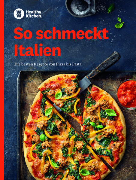 Antipasti, Pizza und Pasta - italienische Lebensfreude auf Ihrem Teller La Dolce Vita - das ist das süße Leben, Genuss, Leichtigkeit, Pizza und Pasta, frische Zutaten und aromatische Kräuter. „So schmeckt Italien“ bringt die italienische Lebensfreude auf Ihren Teller! Entdecken Sie die beliebten Klassiker der mediterranen Küche neu: mit den leckeren Rezeptideen von WW, genau auf das Weight Watchers SmartPoint System abgestimmt: Über 45 Weight Watchers Rezepte voll südländischem Lebensgefühl Mediterrane Köstlichkeiten neu interpretiert: von der Low Carb Pizza bis zu kalorienarmen Nudelgerichten Snacks und kleine Gerichte für zwischendurch wie Minestrone, Antipasti-Brotsalat oder Mini-Calzone Alle Rezepte sind klar gekennzeichnet: vegetarisch, vegan, ohne Nüsse, Gluten oder Laktose Italienische Rezepte - gesund, frisch und leicht Gutes Olivenöl darf in der mediterranen Küche natürlich nicht fehlen. Zusammen mit frischen Kräutern wie Rosmarin und Basilikum sorgt es für das besondere Aroma, das uns sofort an einen Urlaub im Süden denken lässt. Italienische Küche und Low-Carb-Ernährung, das passt doch nicht zusammen? Weit gefehlt! Kalorienarme Rezepte wie die Auberginentürmchen mit Oreganocreme zeigen, dass Genuss und gesunde Ernährung sich nicht ausschließen. Selbst die Dolci überzeugen mit wenig Kalorien und viel Geschmack: Genießen Sie ein Tiramisu mit Zitronen und Kirschen oder eine Kuppel-Eistorte mit Amarettini - ganz ohne schlechtem Gewissen! Ganz gleich, ob es um bessere Ernährung, mehr Bewegung, gesteigertes Wohlbefinden oder um Abnehmen geht: alle Rezepte aus dem WW Kochbuch „So schmeckt Italien" unterstützen Sie auf Ihrem Weg zu einem gesünderen Lebensstil voll italienischer Lebensfreude!