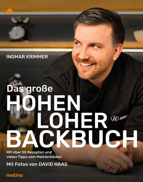 Was sind die beliebtesten Rezepte aus Hohenlohe? Der Meisterbäcker Ingmar Krimmer hat sich in der Region und in der eigenen Backstube auf die Suche gemacht. Gesammelt hat er teils Urhohenlohisches, teils Modernes aus der Heimat - vom Bauernbrot bis zum Fränkischen Foccacia. In seinem großen Backbuch stellt er 50 knusprige, würzige und süße Lieblingsrezepte vor und gibt wertvolle Spezialtipps. So lernt auch der Reingeschmeckte, wie ein Hohenloher Blooz zum Original wird und wie der Profi Brezeln und Flachswickel schlingt. Mit einem kleinen ABC der Mehltypen und Brotgewürze! Ein traumhaftes Backbuch, das man gerne mit ins Bett nimmt!