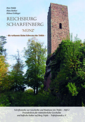 Das Panorama der drei burgengekrönten Bergkuppen mit der zu ihren Füßen ausgebreiteten Stadt Annweiler fasziniert stets von neuem nicht nur Durchreisende, sondern auch jene Menschen, denen der Anblick der sogenannten Burgdreifaltigkeit längst vertraut geworden ist. Gewöhnlich wird dem Trifels die größere Aufmerksamkeit zuteil, weil er historisch ungemein bedeutsam ist und zudem publikumswirksam vermarktet wird. Die beiden Nachbarburgen hingegen sind bisher touristisch kaum erschlossen. Dieses Manko trifft auch auf die Fortschritte in der Forschung zu. Die Burgruinen Anebos und Scharfenberg führen bis heute eher ein Schattendasein. Publikationen über sie sind rar. Daher haben es sich die Verfasser der vorliegenden Schrift - ausnahmslos Vorstandsmitglieder des Vereins Trifelsfreunde e. V. - zur Aufgabe gemacht, dem Mangel an Information über die Nachbarburgen des Trifels entgegenzuwirken, geplant mit einem Heft über Burg Scharfenberg, ursprünglich im Umfang ähnlich den bisherigen Veröffentlichungen des Vereins. Je tiefer jedoch in die Materie eingedrungen wurde, insbesondere als Folge sich ausweitender Quellenrecherche, hervorgerufen durch Ansporn und fachwissenschaftlicher Ratschläge profunden Ursprungs, desto stärker stellte sich heraus, dass das Vorhaben komplexere Ausmaße annahm, als ursprünglich vorgesehen und demzufolge mehr Zeit beanspruchte. Nach länger als einem Jahr Beschäftigung mit dem Thema, wobei es zwangsläufig auch pandemiebedingt Phasen ungewollter Unterbrechungen gegeben hat, weil das Projekt doch mehr oder weniger als Freizeitbeschäftigung behandelt worden ist, wurde nun anstatt eines Hefts ein Büchlein daraus, ein kleines bescheidenes Werk wissenschaftlichen Charakters, das, so darf uneingeschränkt konstatiert werden, überhaupt als die erste Monographie über Burg Scharfenberg gelten darf.