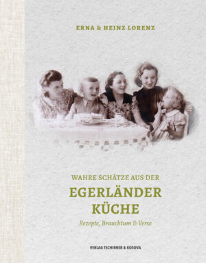 „Schreib’s aaf“ … dieses Motto galt Heinz Lorenz sehr viel, und er hat vielfältig dokumentiert. Meist mit wunderbarer Handschrift, in sehr hohem Alter auch noch mutig den Computer entdeckend. So war er auch die liebevoll-beharrlich treibende Kraft im Hintergrund, welcher seine Frau Erna animierte, ihr recht intuitives Kochen in die Form von nachvollziehbaren Rezepten zu bringen. Ein teilweise mühsamer Prozess startete, der insgesamt wohl an die fünf Jahre dauerte und viele sorgfältige Test-Kochen einschloss. Das Ergebnis kann sich sehen lassen: abgebildet ist die große Bandbreite der Egerländer Küche: Suppen, alle Sorten von Knödeln von herzhaft bis süß, Gemüsesoßen oder Festtagsbraten, dazu typische Süßspeisen und Kuchen sowie Plätzchen. An alle Anlässe durchs Jahr ist gedacht … und das auch in den augenzwinkernden Sprüchen und Erzählungen zum Brauchtum, die die Kochrezepte passend und humorvoll ergänzen.