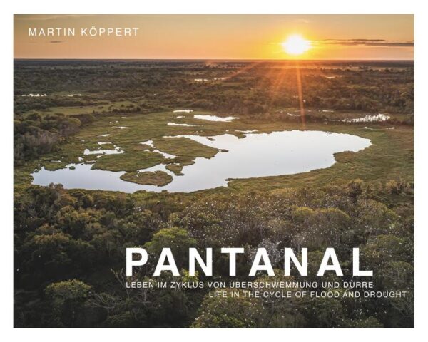 Das Pantanal ist das größte und artenreichste tropische Binnenfeuchtgebiet und eines der letzten großen Wildgebiete der Erde. Es liegt mit einer Fläche von über 200.000 km2 in den Bundesstaaten Mato Grosso und Mato Grosso do Sul im Westen Brasiliens und im Herzen Südamerikas. Kleine Teile des Feuchtgebietes reichen in die angrenzenden Nachbarstaaten Bolivien und Paraguay. Es ist ein großes flaches Becken und ist von Bergketten umgeben. Während der Regenzeit (von November bis April) füllt es sich wie ein riesiger Pool. Im Sommer geht der Wasserpegel wieder zurück und die Tiere versammeln sich an den wenigen noch Wasser führenden Pools und Wasserlöchern. So wiederholen sich die Zyklen Jahr für Jahr von Neuem. Der Autor und Fotograf verbrachte mehrere Monate, während der Trocken und auch Regenzeit im Pantanal und erstellte mit seinem Buch ein einmaliges Portrait über die Landschaft, die Tiere und die dort lebenden Menschen. Ein Teil des Bildbandes zeigt den Jaguar in seinen unterschiedlichen Verhalten und Beschäftigungen (Chillen, Streifzüge, Jagt, Familie, Paarung,…). Die Textabschnitte sind eine Kombination aus Erzählungen und Erklärungen, ebenso die Bildunterschriften.