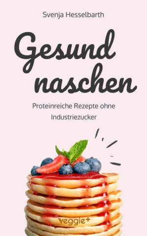 Gesund naschen kann so einfach sein Viele Menschen leiden an Lebensmittelunverträglichkeiten und suchen nach gesunden Alternativen für Süßigkeiten. Das Problem ist nur: Die meisten Ersatzprodukte schmecken nicht gut oder beinhalten versteckte Kalorien. Ein wirkliches Dilemma - bis jetzt! Dieses Buch ist für alle, die gesund naschen und dabei auf nichts verzichten möchten. Es verbindet Ernährungswissen mit süßen verträglichen Rezepten und hilft allen, die häufig unter Heißhunger leiden. Zuckerfrei und proteinreich Alle Rezepte aus diesem Buch sind frei von Industriezucker und besonders proteinreich. Diese Kombination sorgt dafür, dass die Gerichte gesünder sind als klassische Alternativen aus dem Supermarkt. Zudem können alle Rezepte an das individuelle Süße-Empfinden angepasst werden. Damit liefert dieses Buch die perfekte Grundlage für alle, die ihren Zuckerkonsum reduzieren und sich gleichzeitig etwas gönnen möchten. Gesund, lecker und einfach Die Rezepte aus diesem Kochbuch basieren auf zwei Grundsätzen. Zum einen sind die gesunden Naschereien absolut genießbar und man muss geschmacklich auf nichts verzichten. Zum anderen nimmt die Zubereitung der Gerichte nicht viel Zeit in Anspruch