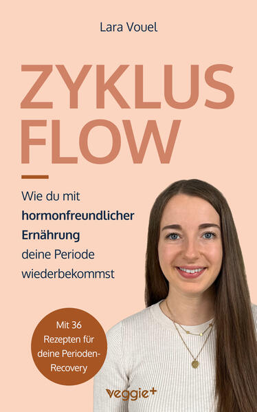 Mit hormonfreundlicher Ernährung zurück zur natürlichen Periode Ein unregelmäßiger Zyklus oder das vollständige Ausbleiben der Periode ist für viele Frauen ein großes Problem. Mit einer hormonfreundlichen Ernährung lässt sich jedoch auf schonende Weise eine gesunde Balance wiederherstellen. Wichtig ist hierbei eine ganzheitliche Ernährungsumstellung, die sich an den individuellen Bedürfnissen orientiert und möglichst intuitiv umsetzbar ist. Dieses Buch liefert dir die perfekte Anleitung dazu und begleitet dich auf der Reise zurück zu einem natürlichen Zyklus. Die besten Tipps und Rezepte bei hypothalamischer Amenorrhö In diesem Ernährungsratgeber wird fundiertes Ernährungswissen mit genialen Rezepten kombiniert. Neben wertvollen Hintergrundinformationen über die Periodenrecovery bei hypothalamischer Amenorrhö stellt die Autorin viele gesunde Lebensmittel vor und zeigt, wie du diese mit hormonfreundlichen Rezepten zu einem ganzheitlichen Ernährungskonzept kombinieren kannst. Um dir den Start so einfach wie möglich zu machen, erhältst du eine praktische Schritt-für-Schritt-Anleitung und viele leckere Rezepte. Zyklus Flow: Das 1x1 der Periodenrecovery Dieser Ernährungsratgeber wird dich auf deiner Reise zurück zu deinem Zyklus begleiten. Im ersten Teil des Buches lernst du, worauf es bei einer ausgewogenen, hormonfreundlichen Ernährung im Einklang mit deinem Körper ankommt. Im Anschluss erwarten dich im zweiten Teil des Buches viele nährstoffreiche Rezepte für deine Periodenrecovery. Die Rezepte sind alle ausgewogen und hormonfreundlich gestaltet. Im dritten Teil erhältst du eine praktische Schritt-für-Schritt-Anleitung, damit die Umsetzung auf jeden Fall gelingt. Hormonfreundlich kochen mit natürlichen Zutaten Eine hormonfreundliche Ernährung ist essenziell, um deinen Zyklus wiederzubekommen und deine Hormone ins Gleichgewicht zu bringen. In den Rezepten werden überwiegend natürliche Zutaten verwendet