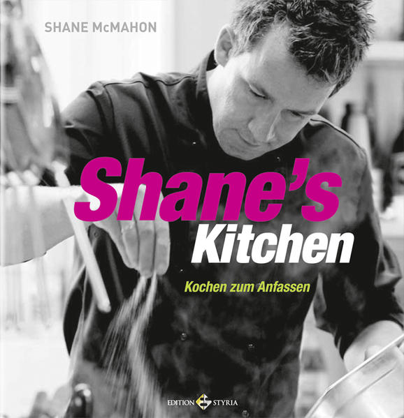 Passion. Kreativität. Eleganz. Liebe zum Detail. Das ist Shane McMahon. Bereits im Alter von zwölf Jahren stand er am Herd des elterlichen Restaurants in Irland. Neun Jahre später ging er nach Deutschland und arbeitete bei den renommiertesten Küchenchefs, z. B. im Königshof und im Tantris in München. Ende 2007 eröffnete er in München Shane’s Kitchen, ein Kochstudio für anspruchsvolle Kochkurse und Events. Shane geht es vor allem um die Verbindung der mediterranen Küche mit der asiatischen, ein Spagat, der ihm spielerisch gelingt. Die für dieses Buch ausgewählten 60 Rezepte stehen beispielhaft für die große Kochkunst eines Mannes, den München längst ins Herz geschlossen hat. Shane: Ein Name in der Münchner Kochszene und darüber hinaus. Ein Name, bei dem man Lust bekommt. Lust aufs Kochen.