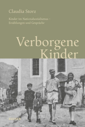 Sigi musste auf den Armen eines fremden Mannes nachts über den Alten Rhein in die Schweiz fliehen, Eva wurde von ihrer Mutter weggegeben, Michael und Angelica wurden von einem Priester mit Mut zum Lügen im Pfarrhaus versteckt. Ruth, Kind von Eltern, die mithalfen, Juden auf der Flucht von Berlin her in Zürich am Leben zu erhalten, staunte über die seltsamen fremden Menschen mit immer denselben Decknamen, die bei ihren Eltern ein- und ausgingen. Claudia Storz erzählt im Buch Verborgene Kinder in Berichten, Interviews und fiktiven Rückblenden über Erlebnisse und Gefühle von Kindern im Nationalsozialismus. Sie hat die Fluchtwege begangen, die historischen Umstände und die Plätze recherchiert. Es entsteht ein dichtes Netz, das uns in die Zeit des Zweiten Weltkrieges trägt und uns die schweren Jahre im Leben der Kinder miterleben lässt.