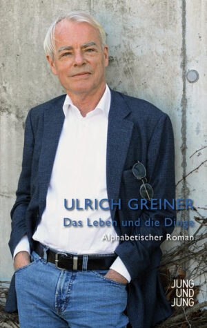 Wie erzählt man vom eigenen Leben, wenn weltbewegende Ereignisse nicht zu berichten sind? Ulrich Greiner ist auf die schöne Idee gekommen, sein Leben anhand von Dingen zu sichten, die - nicht nur für ihn - eine Rolle gespielt haben. So ergibt sich eine Reihe von Stichwörtern: Auto, Bett, BH, Buch, Kühlschrank, Radio und Strand, aber auch Film, Feuilleton, Presse und so fort. Dabei steigen Bilder auf, die viele von uns in sich tragen: Sie gehen von vertrauten Dingen aus, die jeder kennt, und doch sind sie die Auslöser von besonderen Erinnerungen. In Greiners Fall kommt hinzu, dass sein Berufsweg vom Jungredakteur der FAZ zum Feuilletonchef der ZEIT ihn mit Menschen zusammengebracht und in Situationen hineingebracht hat, die über das gewöhnliche Leben eines Heranwachsenden oder eines Familienvaters hinausgehen und Stoff für ungewöhnliche Erlebnisse und Begegnungen liefern. Diese Selberlebensbeschreibung liest man so gern und mit so viel Gewinn, als wäre es die eigene.