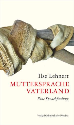 … Es ging also darum, nicht mehr zurückzublicken, sondern zu akzeptieren, wo sie jetzt stand. Auch Louise war in Gewohnheitsmustern gefangen, die sie veranlassten anzuhaften, sodass sogleich die alten Gedanken und die alten Reaktionen wiederkehrten. So projizierten die Menschen ihre Welt. Louise erkannte, dass sie, wenn es ihr gelang, nur ab und zu diese Wahrheit zu erkennen, die Erstarrung aufbrechen, das alte Gepäck abwerfen konnte … „Deutsch zu sprechen hieß für beide Frauen, zurückzukehren zu einem Selbst, mit welchem sie sich nicht mehr identifizieren. Englisch war die Gegenwart …“ Die Deutsche Marlene und das österreichische Besatzungskind Louise lernen einander in San Francisco kennen. Als Marlene ihre Erinnerungen erzählt, findet auch Louise den Mut, sich mit ihrem Leben auseinanderzusetzen. Gab es zwischen Muttersprache und Vaterland einen Platz für sie? Da sie als Kind ihre innere Stimme verloren hat, wie kann sie diese jetzt, an der Schwelle zum Alter, wieder finden?