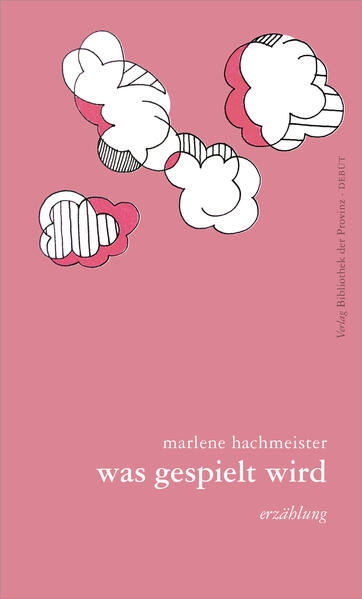 was hier fehlt ist die richtige frage und ich habe viele fragen mir fehlt meine wand aber stattdessen liegt meine hand auf meinem fuss weil hier nichts hand und fuss hat und ich so wenigstens etwas halten kann wenn es schon nichts zum anhalten gibt. nichts von dem was ich sehe berührt mich alles verschwindet bevor ich dort bin … ich laufe ich höre dass ich stehe und schaue ich soll offen sein singen sie ich schalte die musik aus ich weiss wie es weitergeht ich gehe nicht mehr weiter ich bin da. seltsame nachrichten und ein hotel wände die im weg stehen und ein lied das seinen platz nicht verlässt. was gespielt wird erzählt vom suchen und finden aber besonders vom dazwischen und dem was übrig bleibt.