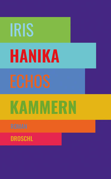 Ausgezeichnet mit dem Preis der Leipziger Buchmesse 2021 Zu Beginn von Iris Hanikas neuem Roman gelangen wir mit Sophonisbe, einer nicht mehr ganz jungen Dichterin, die wirklich so heißt, nach New York. So tollkühn der Roman anhebt - schon am zweiten Tag befinden wir uns auf einem Empfang bei Beyoncé -, so unnachahmlich katapultiert er uns dorthin, wo die Aufgabe des modernen Dichters liegt: eine neue, ganz andere Sprache zu finden für die Gegenwart, das Glück, das Wesentliche … für alles. Es geht um das Leben in den Städten (in der Mitte des Buches kehren wir nach Berlin zurück, das gerade in Gefahr steht, ebenso vom Geld plattgewalzt zu werden wie New York), es geht aber auch um einen späten Liebeswahn, der jedoch, anders als in der Jugend, nicht in den Abgrund führt, sondern nur die letzte Hürde vor der Befreiung von den Zumutungen des Triebs ist, worauf man sich den Freuden des Alters hingeben kann. "Echos Kammern" ist ein großes Literaturvergnügen, ein Reiseroman ebenso wie ein Liebesroman, streckenweise ein Action-Roman und ein Lebensratgeber, ein Ausflug an den Beginn der Dichtkunst und ein Ausblick in ihre Zukunft.