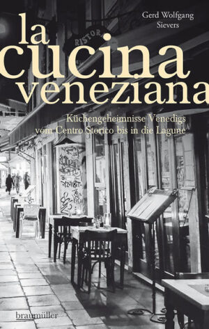 Il fegato alla venexiana, le sarde in saor, le sepe col nero, i risi e bisi, i museti col cren, oppure il bacalà mantecato ... allesamt klingende Namen der venezianischen Küche, die weit über die Grenzen der Serenissima hinaus bekannt, beliebt und berühmt geworden sind. Die venezianische Küche gehört zu Recht zu den großen Regionalküchen Italiens. Doch im Gegensatz zu den meisten anderen Regionalküchen basiert sie nicht allein auf den Zutaten der Region, sondern bezeichnet auch viel Exotisches als traditionell. Was macht diese einzigartige Stilistik aus, wie ist sie entstanden und warum hat sie derart viele benach barte Regionalküchen inspiriert und beeinflusst? Gerd Wolfgang Sievers begibt sich mit diesem Buch auf eine Spuren suche nach den Wurzeln einer Küche, die ganz entspannt und mit scheinbar selbstverständ licher Leichtigkeit einen Bogen zwischen Orient und Okzident schafft. Die Spurensuche beginnt in alten Aufzeichnungen und Büchern, führt durch bekannte und unbekanntere Genusszentren der Serenissima hinaus in die Lagune und endet bei den Menschen, die heute die Kulinarik der Stadt pflegen und hegen. Mit diesem Buch werden Sie Venedig und die Lagune von einer neuen Seite entdecken.