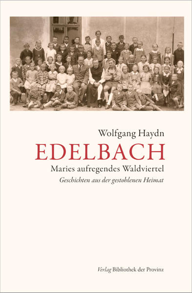 90 lebendige und humorvolle Geschichten laden ein, den Alltag im Waldviertler Dorf Edelbach und seiner Umgebung in den späten 1930er Jahren nachzuvollziehen. Die letzten 4 Erzählungen lassen das große Unrecht der Zwangsaussiedlung fu?r das Dritte Reich unmittelbar miterleben. Wolfgang Haydn verfasste für seine Mutter Maria Haydn, 1931 geb. Hofbauer, die 1938 als siebenjähriges Mädchen mit ihrer Familie ihren Waldviertler Heimatort Edelbach aufgrund der Errichtung eines Truppenübungsplatzes für das Dritte Reich verlassen musste, zum 90. Geburtstag 90 Geschichten. Jede der Geschichten wird aus der Sicht des siebenjährigen Mädchens in Ich-Form erzählt, wobei der Autor mit poetischem Kunstgriff seine Lebenserfahrung und Weltsicht in die spannenden Geschichten einfließen lässt. Wörtliche Reden mit Dialektausdrücken (Erdapfe, Jeschischmaria, Viecha, Rotzmensch, Motschka), die in einem Glossar am Ende des Buches erklärt werden, und typische Redewendungen (Wird scho! Is des ois? Krump und buglad! Da Stoa wochst! Do host wos vasamt!) ermöglichen der Leserin/dem Leser sich mit Maries Alltagswelt zu identifizieren. Neben dem Vorwort I mit den wichtigen Stationen im Leben Maria Haydns (Edelbach, Aussiedlung nach Waiden, Kilb, Seeben in der Gemeinde Hürm) beschreibt der Autor im Vorwort II seine Erzählmethode und reflektiert im Nachwort über das Unrecht der Zwangsaussiedlung in nationalsozialistischer Zeit, der Untersagung der Landrückgabe mit Wiederansiedlung in der 2. Republik und über verschiedene Projekte, die helfen, die Ereignisse vor dem Vergessenwerden zu bewahren. Alles in allem zusammengefasst ist das Buch im Sinne von Wolfgang Kaysers Einführung in die Literaturwissenschaft ein „sprachliches Kunstwerk“. (Dr. Bernhard Gamsjäger)