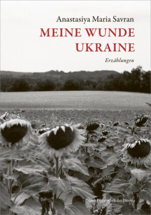 Tief verwurzelt in ihrem Geburtstort Lviv in der Westukraine erlebt und durchlebt Anastasiya Maria Savran den Angriffskrieg auf die Ukraine auf vielen Ebenen: Familiär, emotional, (mutter)sprachlich, moralisch, medial. Sie erzählt über den Kriegsalltag ukrainischer Zivilist*innen, Kriegsüberlebenden und Vertriebenen. Vor Ort und außer Land. Eine Sammlung Erlebter Wahrheiten Eine Handvoll Geschichten Überlebender Eine Handvoll Ukrainischer Herzen In deiner Hand.