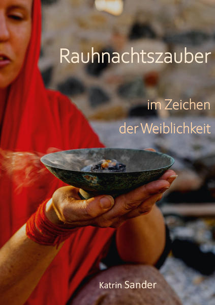 Diese Rauhnachts- Reise öffnet für Visionen und inspiriert, tiefer in die eigene Weiblichkeit einzutauchen. Sie berichtet von Traditionen, der sanften Kraft des Räucherns, dem Zauber besonderer Stoffe und geleitet Dich durch die Fülle des menschlichen und weiblichen Daseins. Tägliche Impulse und Rituale geben einen Rahmen, der nach eigenem Ermessen gefüllt werden kann. Die Aussicht? Ein umfassenderes Bild über sich selbst mit Weitblick und Klarheit für das kommende Jahr.