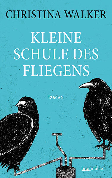 Jeden Tag versammeln sich mehr Krähen draußen in der Platane. Sollte Alexander Höch, der gerade eine Chemotherapie hinter sich hat, misstrauisch werden? Vielleicht auch, weil seine Frau Eva ihn ausgerechnet jetzt allein lässt? Doch bald entdeckt Höch seltsame Ähnlichkeiten zwischen sich und den Vögeln vor dem Fenster. Sehr zum Unmut von Melitta Miller, der Nachbarin, die zuweilen nach dem Rekonvaleszenten sieht und die mit ihrer Krähenabwehr immer radikalere Mittel findet, um die gefiederten Zuwanderer aus der Straße zu vertreiben. Soghaft und mit abgründiger Komik erzählt Kleine Schule des Fliegens von den realen und surrealen Provokationen des Lebens sowie von Leidenschaften, die einem den Boden unter den Füßen wegziehen. Gut, wer nun fliegen kann oder die richtigen Verbündeten hat!