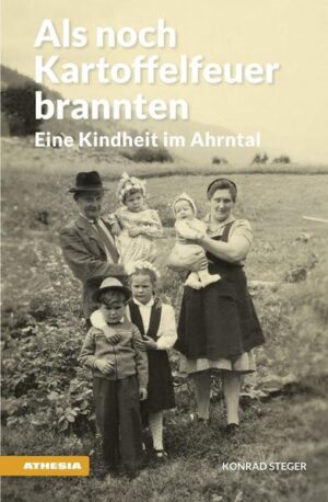 Authentische Familiengeschichte aus dem Ahrntal der 1960/70er Jahre. Noch vor 50 Jahren war das Ahrntal, wie die meisten Dörfer Südtirols, eine bäuerliche Welt. Dann begann sich alles sehr schnell, ja radikal, zu verändern. Von diesem Wandel erzählen auf humorvolle Weise fünf Geschwister, welche auf einem Ahrntaler Bauernhof aufwuchsen: vom kargen Leben und Kinderarbeit, von der neuen Zeit, von den ersten Touristen, welche Unruhe ins Haus und in das Dorf brachten. Die Geschichten handeln aber auch von den Freuden und Nöten der Pubertät und was einem Familienmitglied passieren kann, wenn es das elterliche Nest verlassen muss …