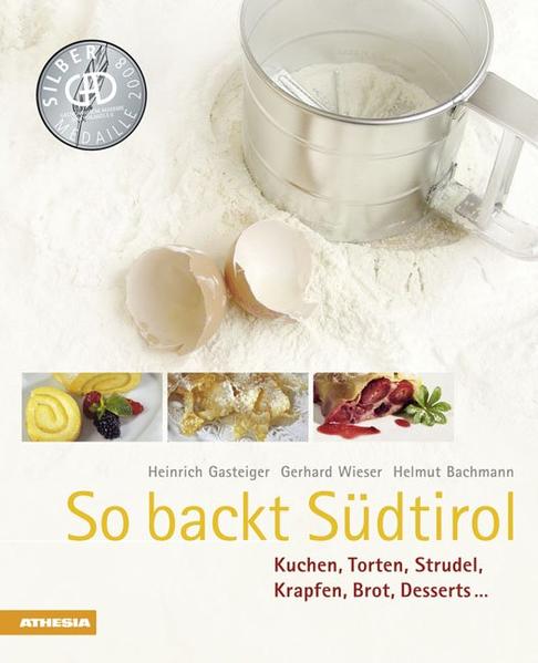 In diesem Rezeptbuch erfahren Backanfänger und Backprofis alles Wissenswerte über die süßen Seiten der Südtiroler Küche: über 1000 klassische und neue Rezepte von traditionellen Mehlspeisen, raffinierten Kuchen und Torten, Pralinen und Plätzchen mit zahlreichen Tipps und Tricks für ein gutes Gelingen. Über 1000 klassische und neue Rezepte der süßen Küche > Tiroler Gebackenes von A wie Apfelkiechl bis Z wie Zelten > Raffinierte Kuchen und Torten für Fest- und Feiertage > Kekse, Plätzchen, Stollen… die große Weihnachtsbäckerei > Pralinen, Konfekt und Petits fours: Luxus, der auf der Zunge zergeht > Das Einmaleins des Brotbackens von Baguette bis Bauernbrot und Partygebäck > Traditionelle Mehlspeisen, luftige Croissants, köstliche Desserts > Sündigen ohne Reue: Rezepte für Ernährungsbewusste (vollwertig) > Tee, Kaffee, Fruchtdrinks, Sirupe, Liköre und Schnäpse > Anschauliche Schritt-für-Schritt-Fotos und Farbgrafiken, brillante Bilder > Jede Zubereitung einfach erklärt: für Anfänger und passionierte Kuchenbäcker