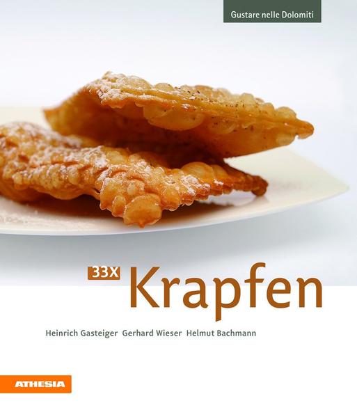 Difficile non assaggiarli! Per i conoscitori del Sudtirolo i krapfen appartengono a pieno diritto alla quotidianità di questa terra, sia dolci che salati. Che siano fritti in olio sfrigolante o cotti in forno, non importa: questo libro vi farà venire voglia di friggere e cucinare. - 33 ricette di krapfen: dai krapfen al papavero della Val d’Ultimo passando per i krapfen della sagra, i krapfen di carnevale ﬁno agli «Striezel» della Val Sarentino (gallette) - Ogni ricetta è corredata da una splendida foto - Diversi tipi di impasto come quello per krapfen, al lievito, per bignè o pastella - Ripieni raffinati alla noce, alla castagna, al papavero, alle albicocche oppure ripieni salati alle verdure, al Graukäse o alle ortiche - Piatti tradizionalie di territorio come «Tirtlen», «Strauben», «Kniekiechl» - Un viaggio gastronomico attraverso il paesaggio sudtirolese dei krapfen - Con un piccolo glossario gastronomico dalla A alla Z - Ricette facili da preparare anche per principianti - Molti suggerimenti e trucchi dei nostri chef di cucina